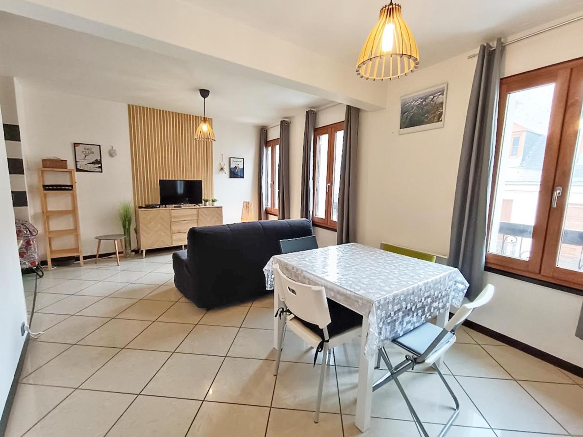Le Louchonnais, T2, Wifi, 4 Personnes Apartamento Bagnères-de-Luchon Exterior foto